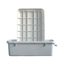 Cargar imagen en el visor de la galería, Caja Plástica Titan 28 Lts Con Grapas De Seguridad Colores Surtidos Titan