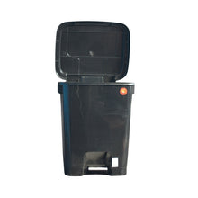 Cargar imagen en el visor de la galería, Bote plástico para basura con pedal grande